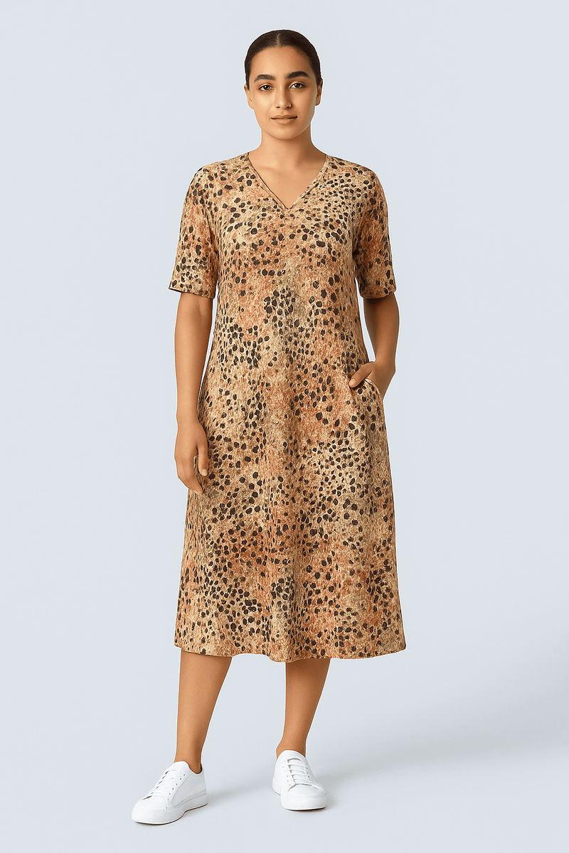 FlowVibe™ - V - udskæring, korte ærmer, A - formet mønstret kjole med sidelommer - Azora